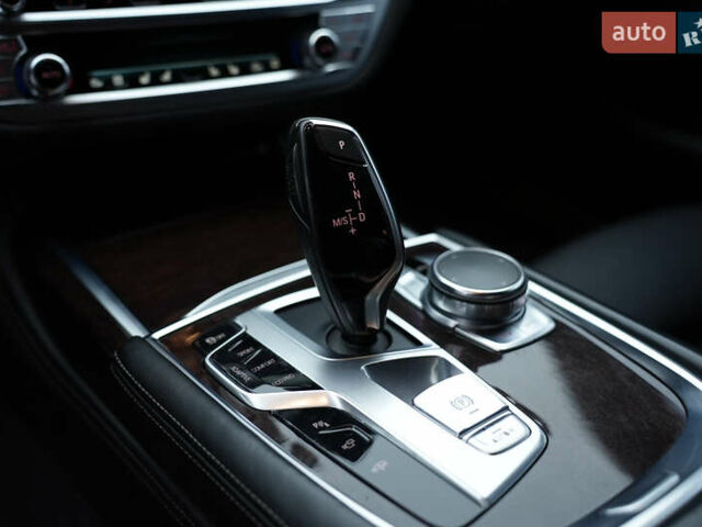 Серый БМВ 7 Серия, объемом двигателя 3 л и пробегом 180 тыс. км за 27000 $, фото 42 на Automoto.ua