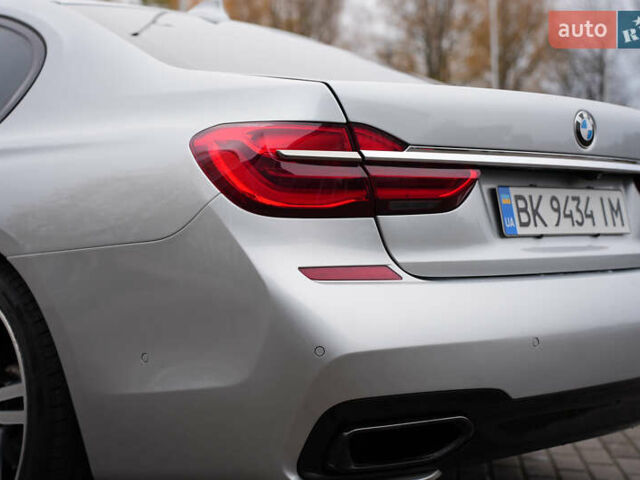 Серый БМВ 7 Серия, объемом двигателя 3 л и пробегом 180 тыс. км за 27000 $, фото 19 на Automoto.ua