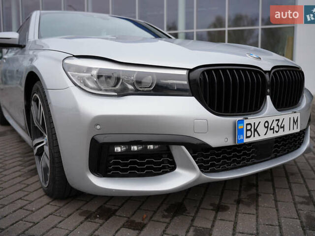 Серый БМВ 7 Серия, объемом двигателя 3 л и пробегом 180 тыс. км за 27000 $, фото 10 на Automoto.ua