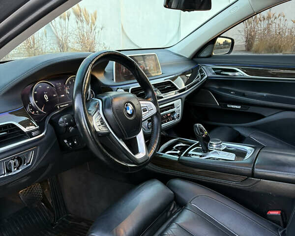 Серый БМВ 7 Серия, объемом двигателя 4.39 л и пробегом 140 тыс. км за 27500 $, фото 29 на Automoto.ua