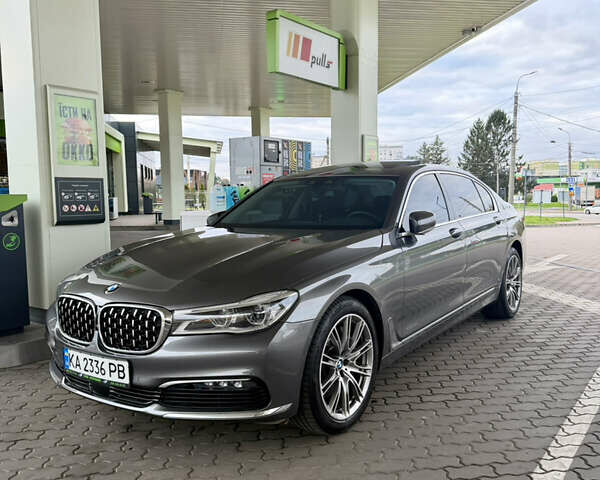 Серый БМВ 7 Серия, объемом двигателя 4.39 л и пробегом 141 тыс. км за 27777 $, фото 7 на Automoto.ua