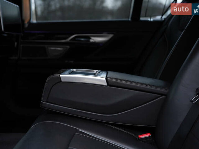 Серый БМВ 7 Серия, объемом двигателя 3 л и пробегом 180 тыс. км за 27000 $, фото 78 на Automoto.ua