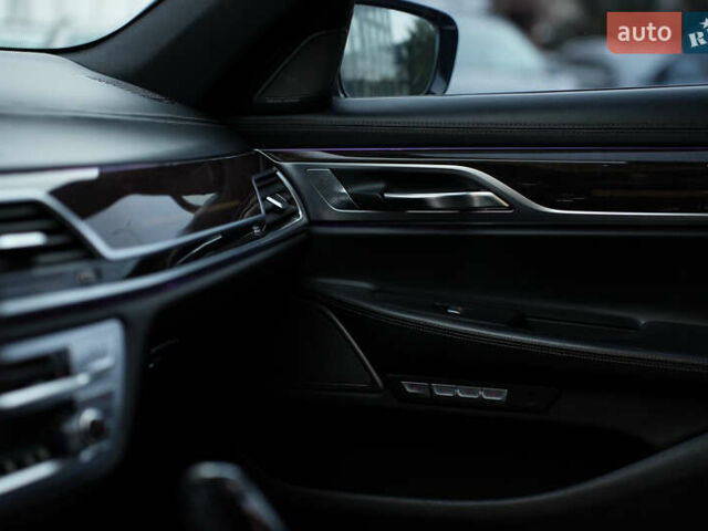 Серый БМВ 7 Серия, объемом двигателя 3 л и пробегом 180 тыс. км за 27000 $, фото 40 на Automoto.ua