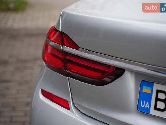 Серый БМВ 7 Серия, объемом двигателя 3 л и пробегом 180 тыс. км за 27000 $, фото 22 на Automoto.ua