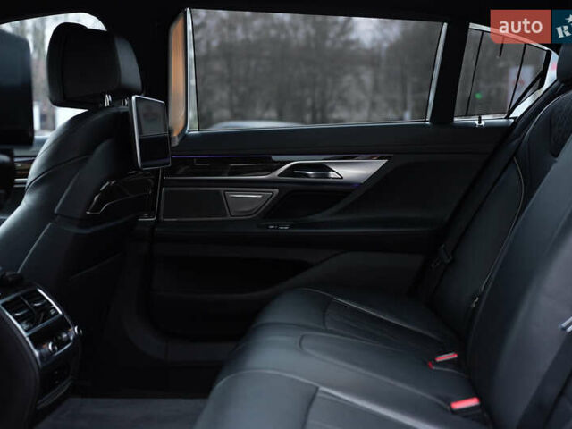 Серый БМВ 7 Серия, объемом двигателя 3 л и пробегом 180 тыс. км за 27000 $, фото 79 на Automoto.ua