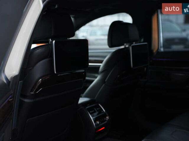 Серый БМВ 7 Серия, объемом двигателя 3 л и пробегом 180 тыс. км за 27000 $, фото 69 на Automoto.ua