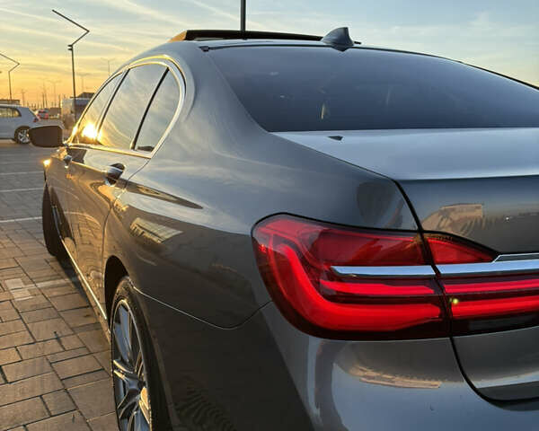 Серый БМВ 7 Серия, объемом двигателя 4.39 л и пробегом 140 тыс. км за 27500 $, фото 91 на Automoto.ua