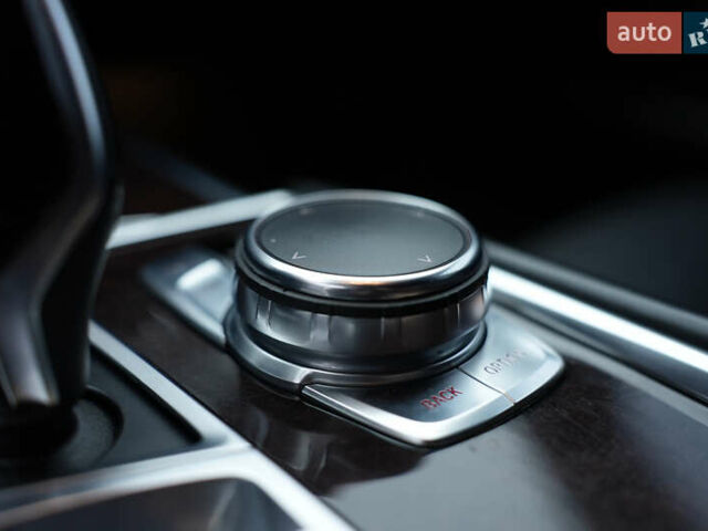 Серый БМВ 7 Серия, объемом двигателя 3 л и пробегом 180 тыс. км за 27000 $, фото 39 на Automoto.ua