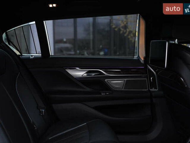 Серый БМВ 7 Серия, объемом двигателя 3 л и пробегом 180 тыс. км за 27000 $, фото 59 на Automoto.ua