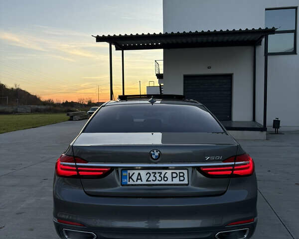 Серый БМВ 7 Серия, объемом двигателя 4.39 л и пробегом 140 тыс. км за 27500 $, фото 74 на Automoto.ua