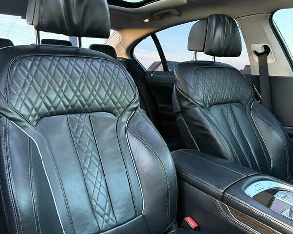 Серый БМВ 7 Серия, объемом двигателя 4.39 л и пробегом 140 тыс. км за 27500 $, фото 31 на Automoto.ua