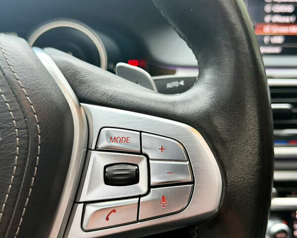 Серый БМВ 7 Серия, объемом двигателя 4.39 л и пробегом 141 тыс. км за 27777 $, фото 16 на Automoto.ua