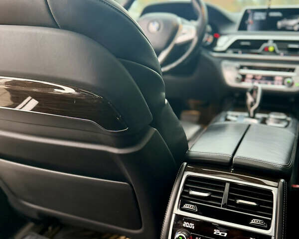 Серый БМВ 7 Серия, объемом двигателя 4.39 л и пробегом 141 тыс. км за 27777 $, фото 9 на Automoto.ua