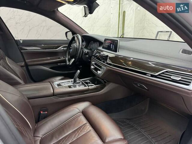 Серый БМВ 7 Серия, объемом двигателя 2.99 л и пробегом 185 тыс. км за 36900 $, фото 13 на Automoto.ua