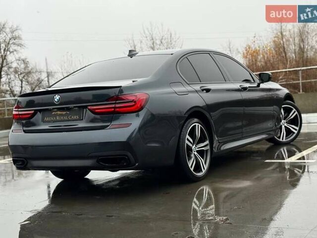 Серый БМВ 7 Серия, объемом двигателя 2.99 л и пробегом 233 тыс. км за 34500 $, фото 12 на Automoto.ua