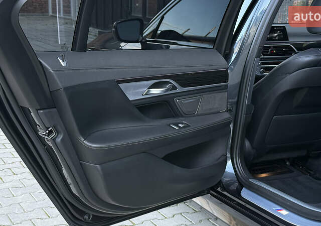 Серый БМВ 7 Серия, объемом двигателя 3 л и пробегом 198 тыс. км за 26500 $, фото 29 на Automoto.ua