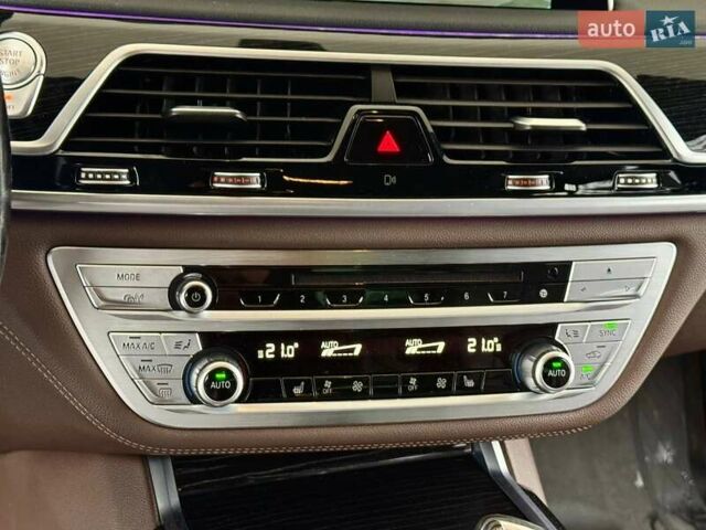 Серый БМВ 7 Серия, объемом двигателя 2.99 л и пробегом 233 тыс. км за 34500 $, фото 34 на Automoto.ua