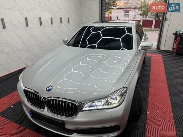 Серый БМВ 7 Серия, объемом двигателя 2.99 л и пробегом 185 тыс. км за 36900 $, фото 1 на Automoto.ua