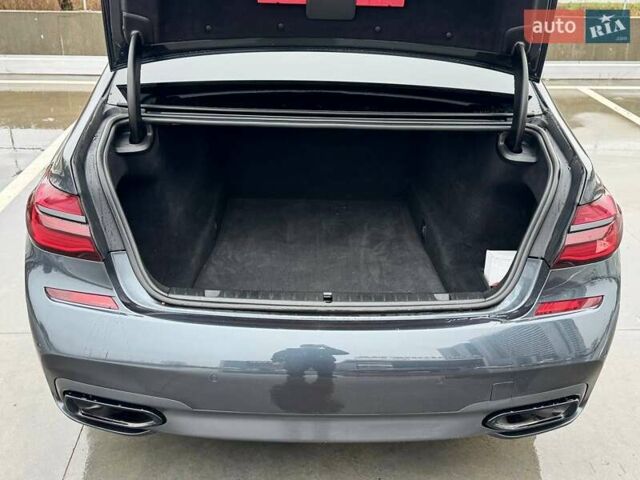Серый БМВ 7 Серия, объемом двигателя 2.99 л и пробегом 233 тыс. км за 34500 $, фото 47 на Automoto.ua