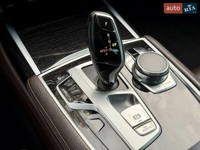 Серый БМВ 7 Серия, объемом двигателя 2.99 л и пробегом 230 тыс. км за 37000 $, фото 25 на Automoto.ua