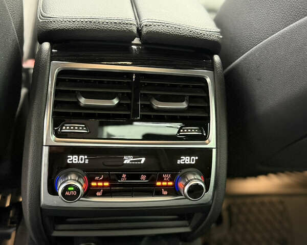 Сірий БМВ 7 Серія, об'ємом двигуна 2.99 л та пробігом 135 тис. км за 41000 $, фото 25 на Automoto.ua