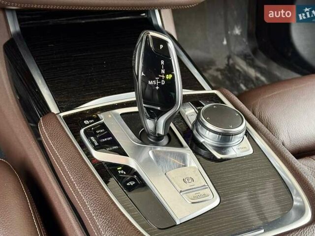 Серый БМВ 7 Серия, объемом двигателя 2.99 л и пробегом 233 тыс. км за 34500 $, фото 30 на Automoto.ua