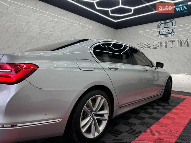 Серый БМВ 7 Серия, объемом двигателя 2.99 л и пробегом 185 тыс. км за 36900 $, фото 7 на Automoto.ua