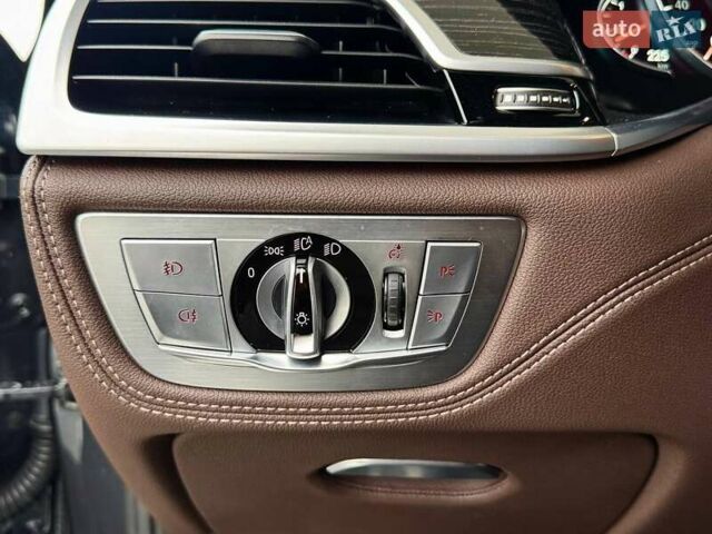 Серый БМВ 7 Серия, объемом двигателя 2.99 л и пробегом 233 тыс. км за 34500 $, фото 39 на Automoto.ua