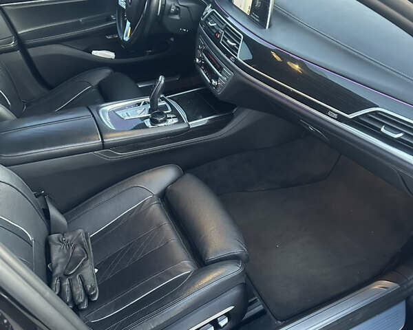 Серый БМВ 7 Серия, объемом двигателя 3 л и пробегом 59 тыс. км за 40500 $, фото 6 на Automoto.ua