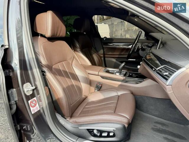 Серый БМВ 7 Серия, объемом двигателя 2.99 л и пробегом 230 тыс. км за 37000 $, фото 15 на Automoto.ua