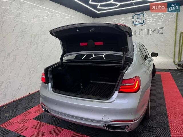 Серый БМВ 7 Серия, объемом двигателя 2.99 л и пробегом 185 тыс. км за 36900 $, фото 4 на Automoto.ua