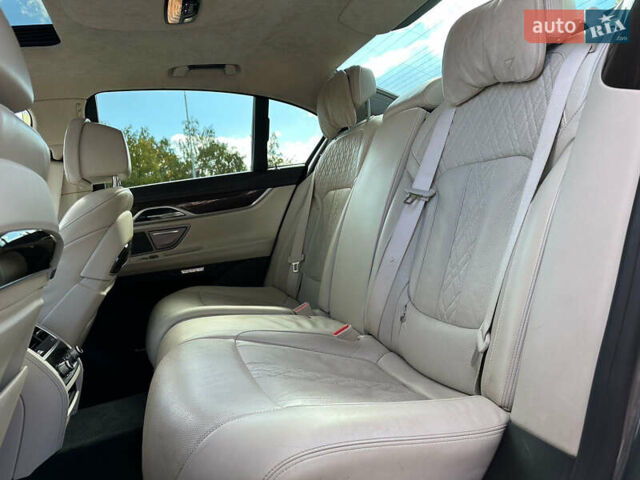 Серый БМВ 7 Серия, объемом двигателя 3 л и пробегом 118 тыс. км за 42000 $, фото 14 на Automoto.ua