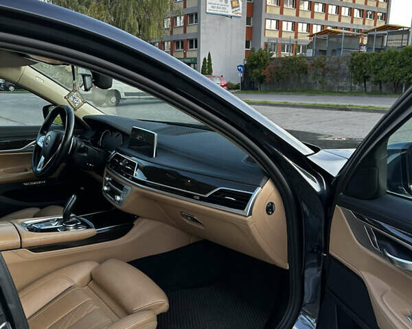 Серый БМВ 7 Серия, объемом двигателя 2.99 л и пробегом 207 тыс. км за 31000 $, фото 10 на Automoto.ua