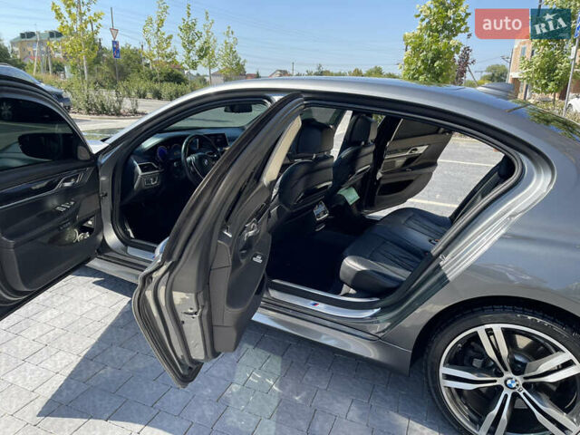 Серый БМВ 7 Серия, объемом двигателя 2.98 л и пробегом 198 тыс. км за 25500 $, фото 10 на Automoto.ua