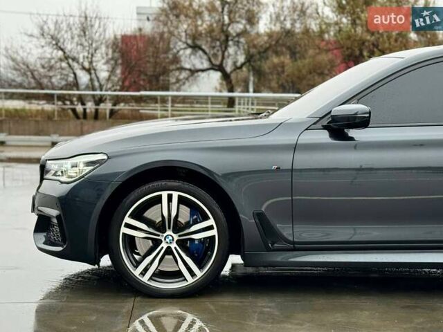 Серый БМВ 7 Серия, объемом двигателя 2.99 л и пробегом 233 тыс. км за 34500 $, фото 5 на Automoto.ua