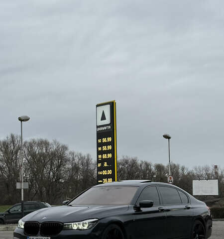 Серый БМВ 7 Серия, объемом двигателя 3 л и пробегом 198 тыс. км за 26500 $, фото 1 на Automoto.ua