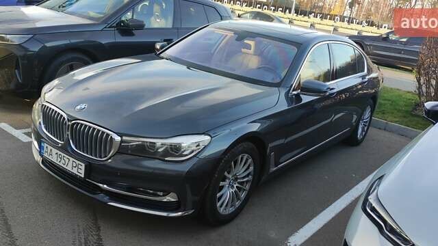 Серый БМВ 7 Серия, объемом двигателя 2 л и пробегом 135 тыс. км за 36805 $, фото 1 на Automoto.ua