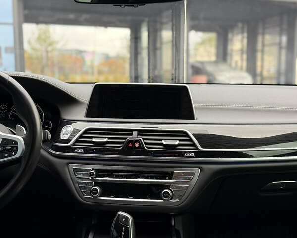 Сірий БМВ 7 Серія, об'ємом двигуна 2.99 л та пробігом 135 тис. км за 41000 $, фото 15 на Automoto.ua
