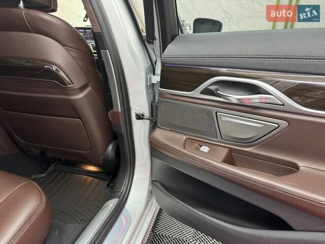 Серый БМВ 7 Серия, объемом двигателя 2.99 л и пробегом 185 тыс. км за 36900 $, фото 10 на Automoto.ua