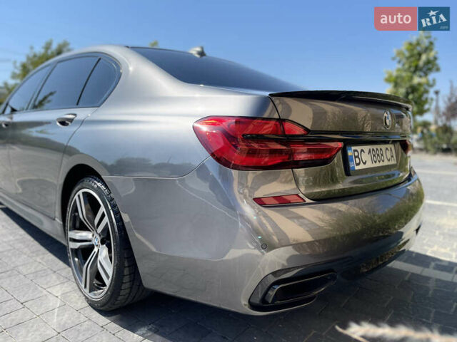 Серый БМВ 7 Серия, объемом двигателя 2.98 л и пробегом 198 тыс. км за 25500 $, фото 7 на Automoto.ua