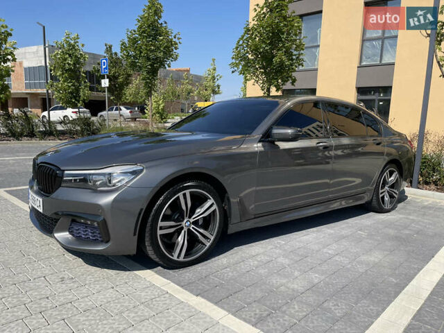 Серый БМВ 7 Серия, объемом двигателя 2.98 л и пробегом 198 тыс. км за 25500 $, фото 1 на Automoto.ua