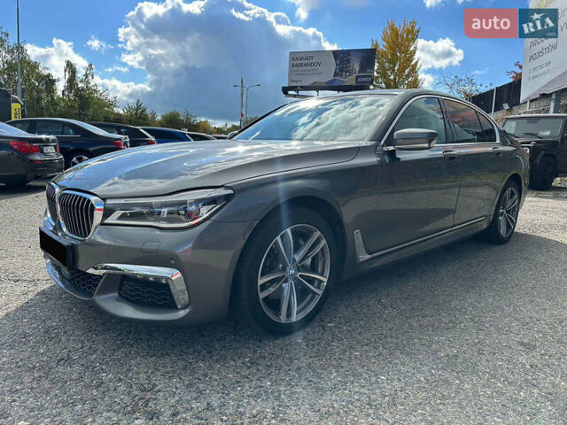Серый БМВ 7 Серия, объемом двигателя 3 л и пробегом 118 тыс. км за 42000 $, фото 1 на Automoto.ua