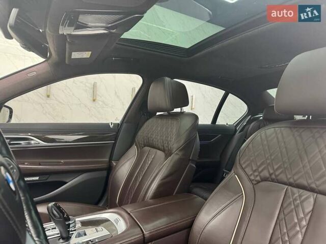 Серый БМВ 7 Серия, объемом двигателя 2.99 л и пробегом 185 тыс. км за 36900 $, фото 2 на Automoto.ua