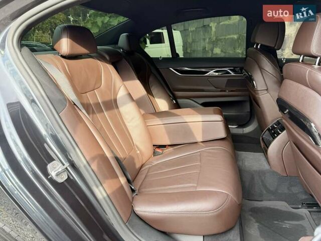 Серый БМВ 7 Серия, объемом двигателя 2.99 л и пробегом 230 тыс. км за 37000 $, фото 14 на Automoto.ua