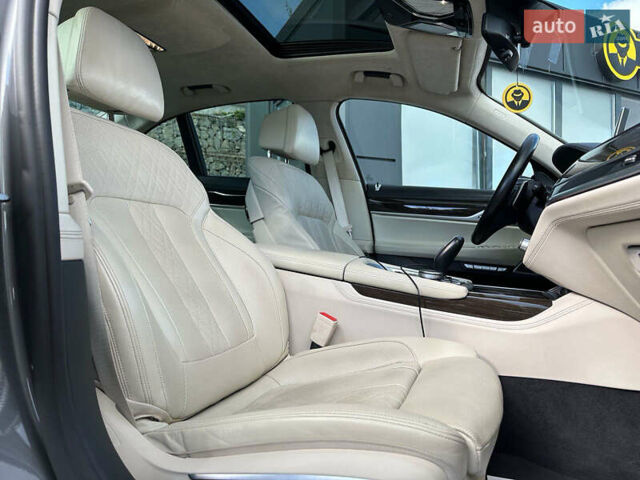 Серый БМВ 7 Серия, объемом двигателя 3 л и пробегом 118 тыс. км за 42000 $, фото 7 на Automoto.ua