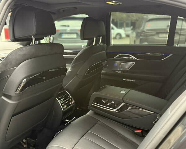 Сірий БМВ 7 Серія, об'ємом двигуна 2.99 л та пробігом 135 тис. км за 41000 $, фото 26 на Automoto.ua