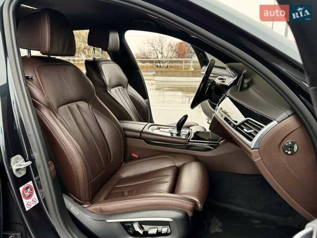 Серый БМВ 7 Серия, объемом двигателя 2.99 л и пробегом 233 тыс. км за 34500 $, фото 25 на Automoto.ua