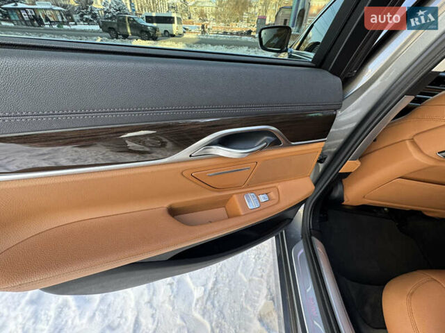 Серый БМВ 7 Серия, объемом двигателя 3 л и пробегом 180 тыс. км за 38000 $, фото 48 на Automoto.ua