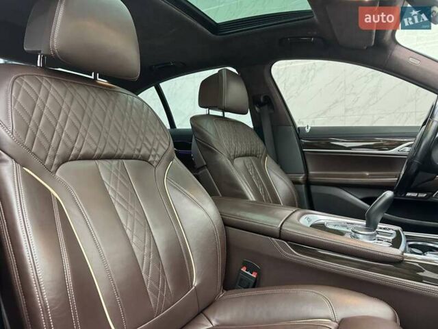 Серый БМВ 7 Серия, объемом двигателя 2.99 л и пробегом 185 тыс. км за 36900 $, фото 14 на Automoto.ua