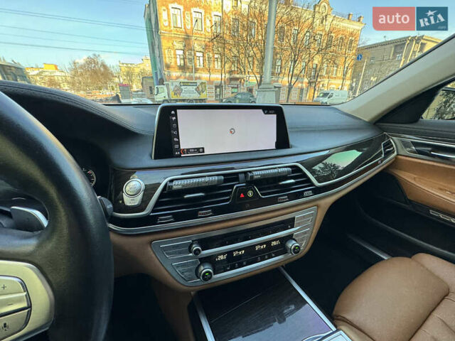 Серый БМВ 7 Серия, объемом двигателя 3 л и пробегом 180 тыс. км за 38000 $, фото 62 на Automoto.ua